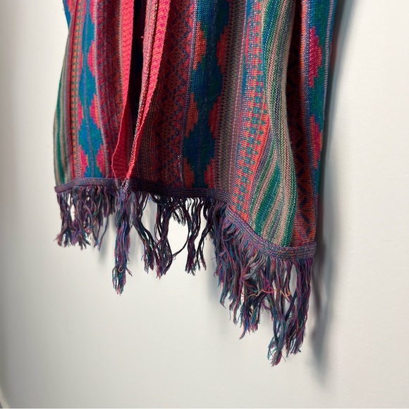 ⚪️ Say What? Pink and Blue Shrug with Fringe Detail - Picture 5 of 8